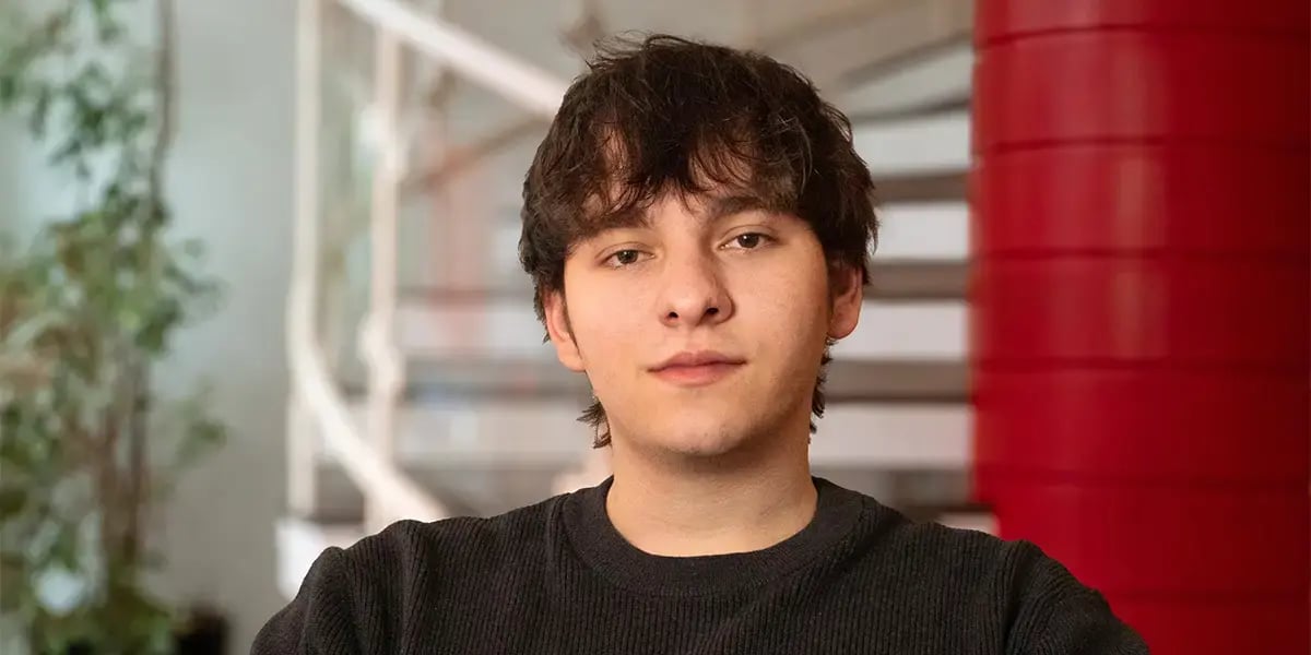 Portrait Luis Blaser im Coworking Luzern