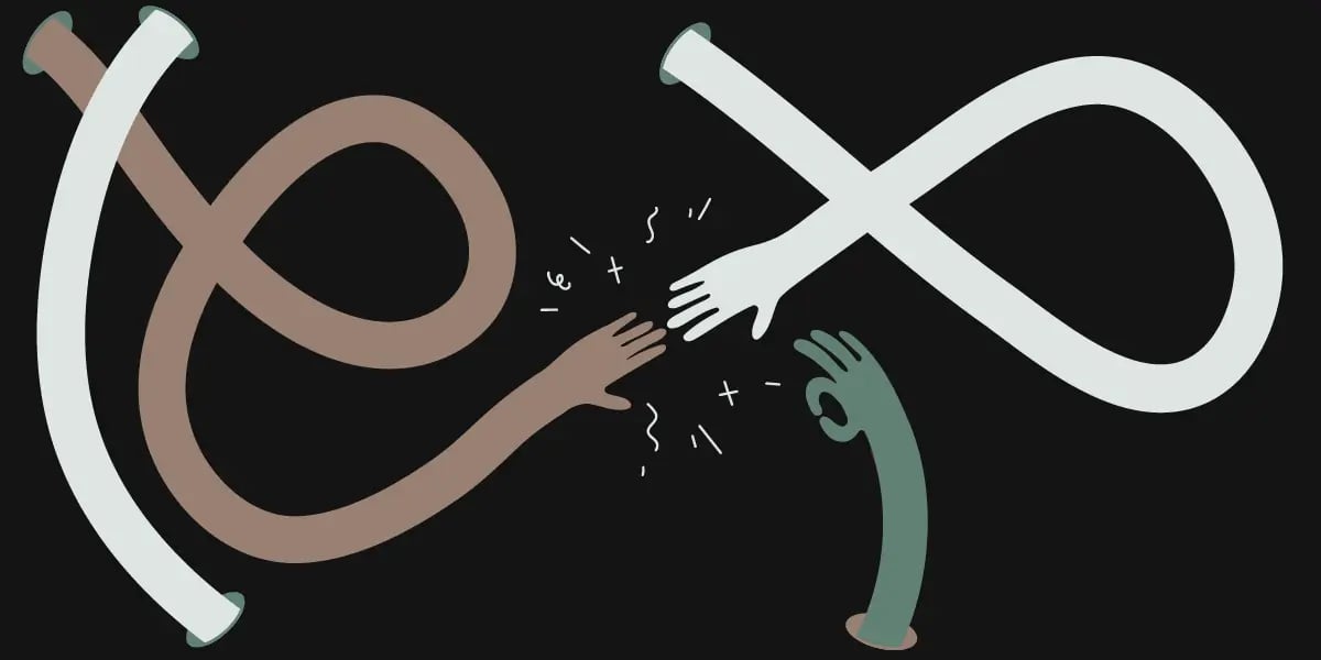 3 Hände mit langen verschlungenen Armen