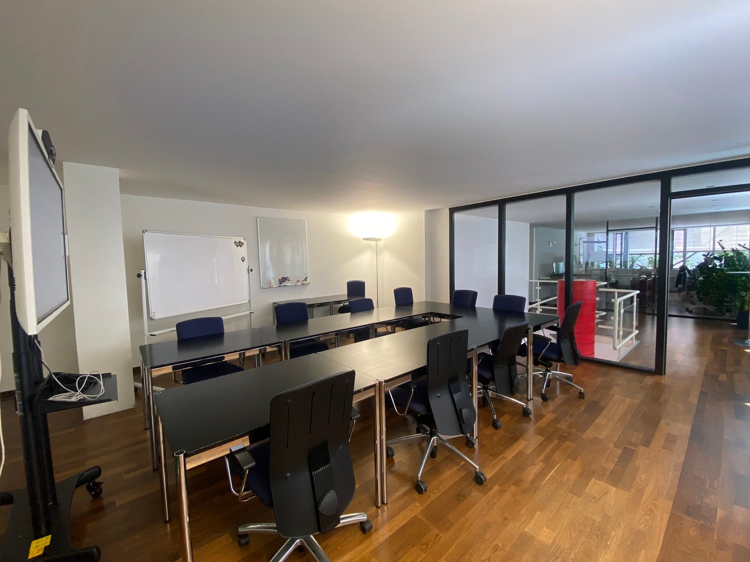 Sitzungszimmer Schere 4